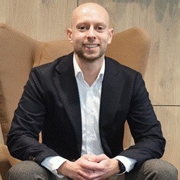 Adam  Janicki 